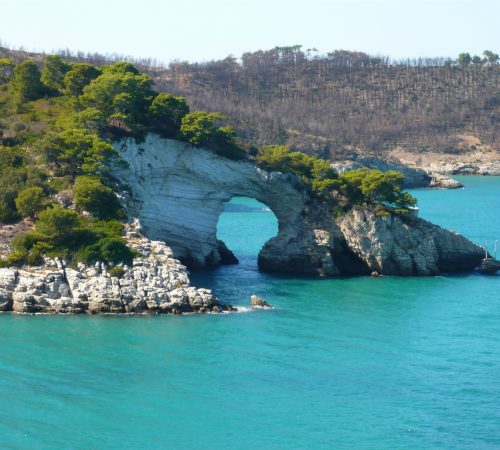 Natural_arche_in_Gargano-Puglia
